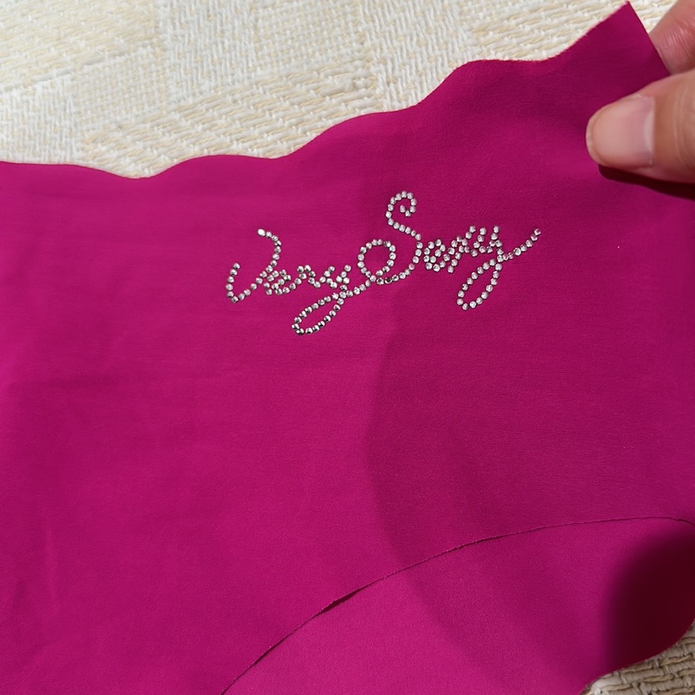 VICTORIA’S SECRET Very Sexy Rhinestone Scalloped Hiphugger Panty NWT Mag… - Picture 4 of 8